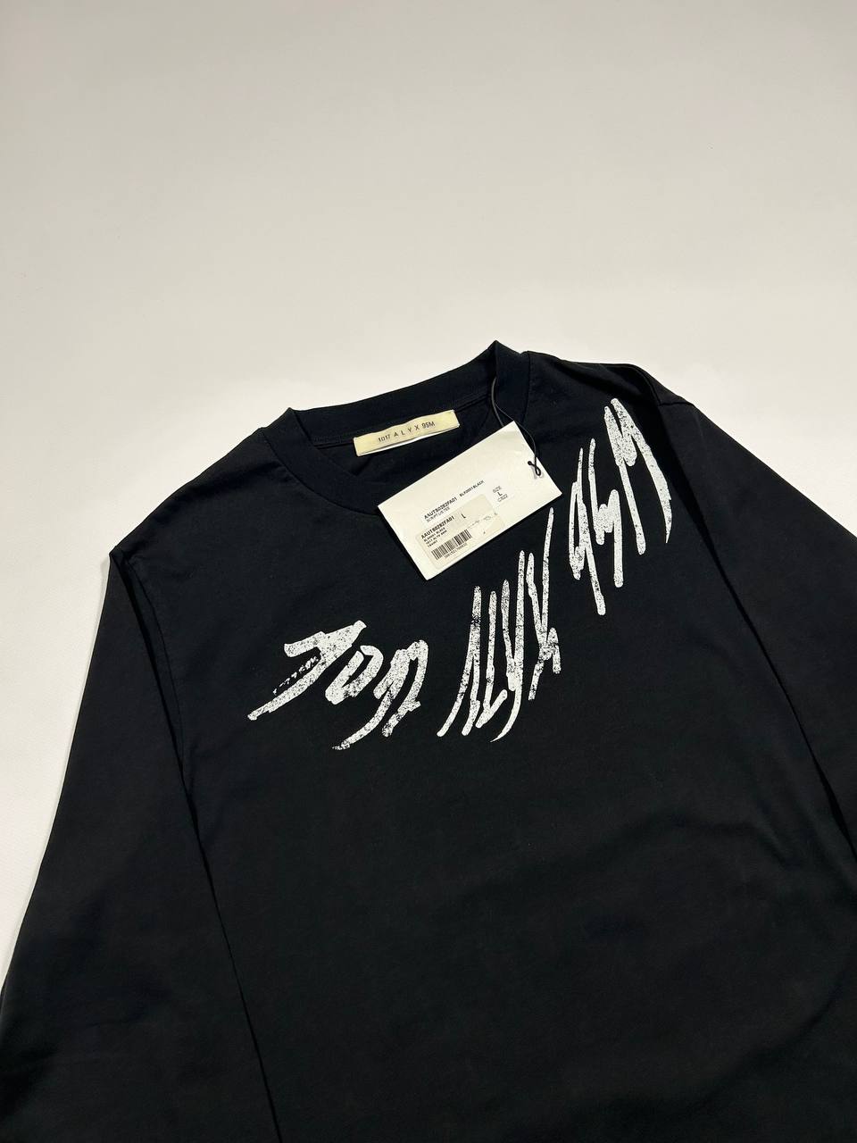1017 ALYX 9SM BLACK SCRIPT L/S TEE