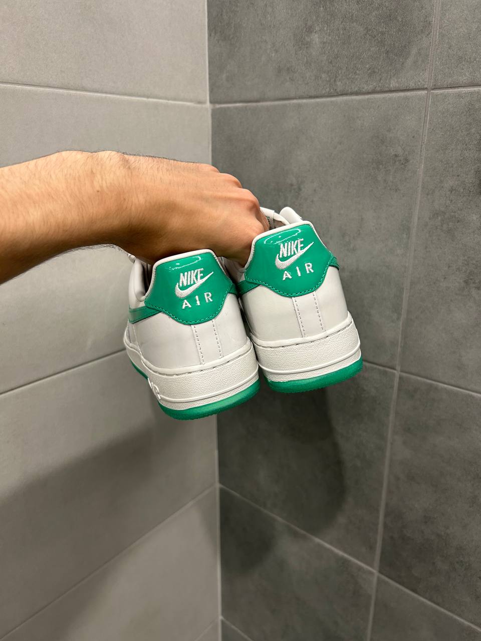 NIKE AIR FORCE 1 ‘07 PRM WP PLATINUM TINT & STADIUM GREEN