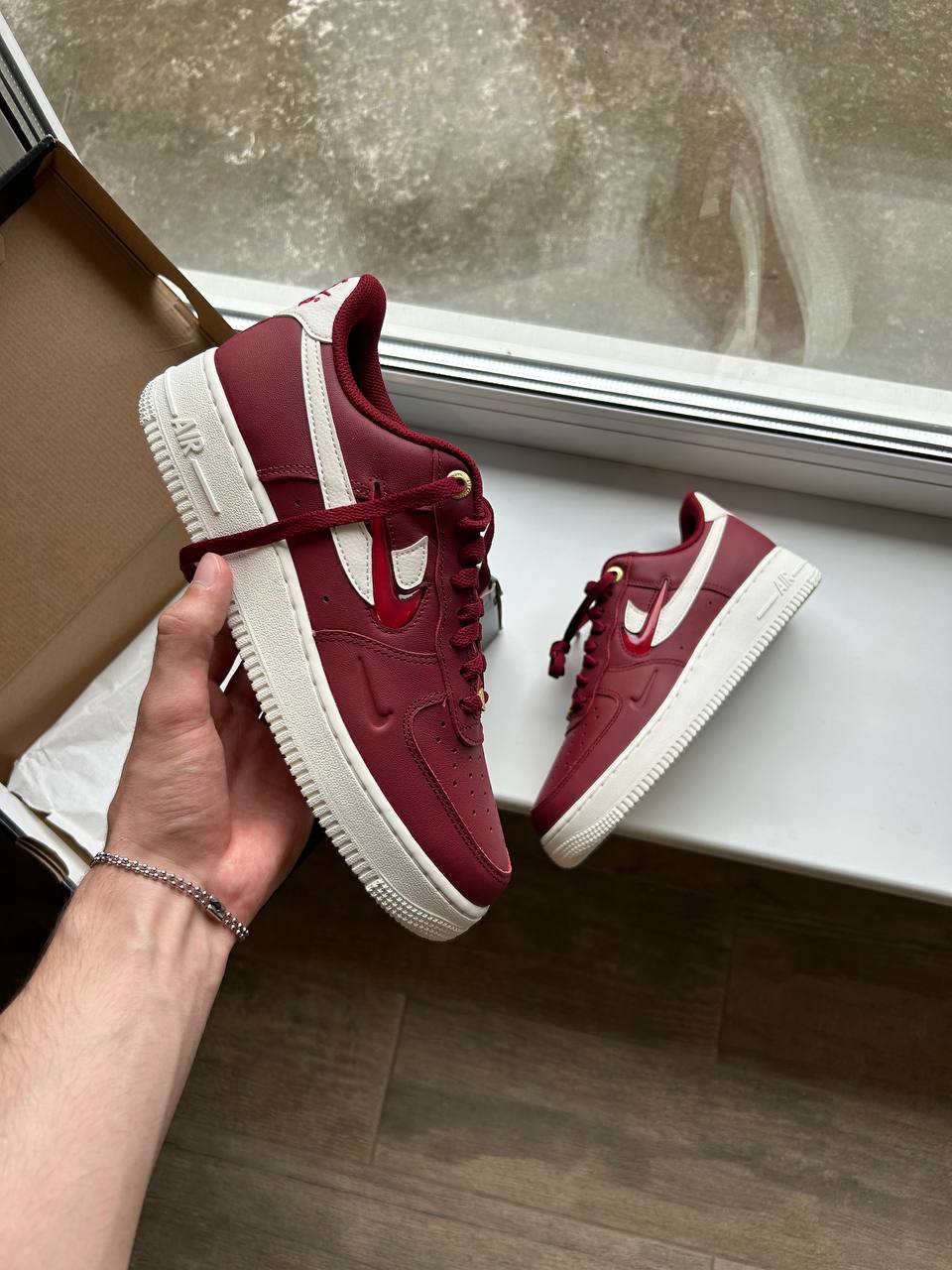 NIKE AIR FORCE 1 ‘07 PRM «TEAM RED/SAIL/GYM RED»