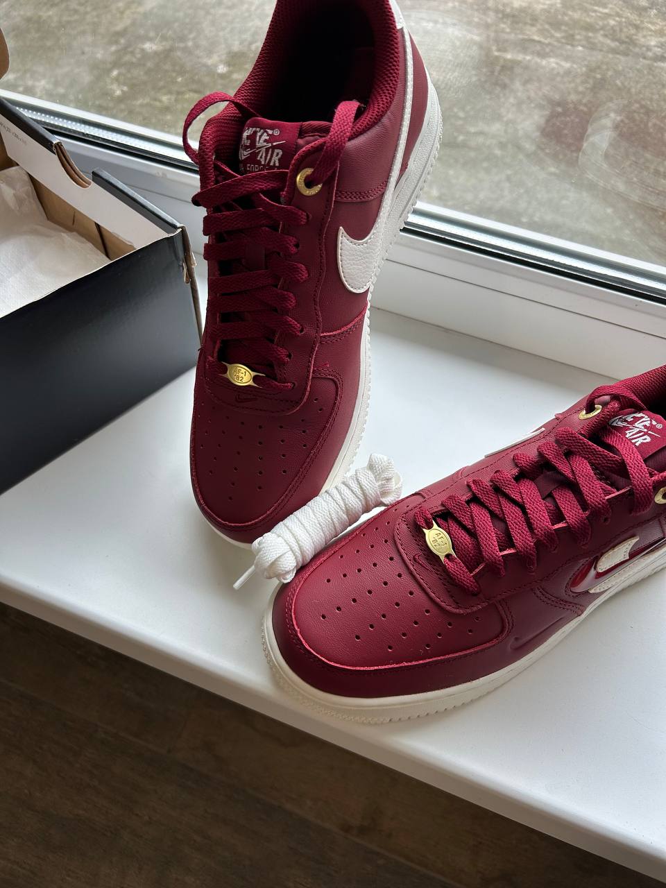 NIKE AIR FORCE 1 ‘07 PRM «TEAM RED/SAIL/GYM RED»